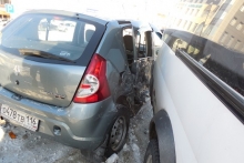 На проспекте Сююмбике столкнулись два автомобиля, пострадала пассажирка маршрутного автобуса